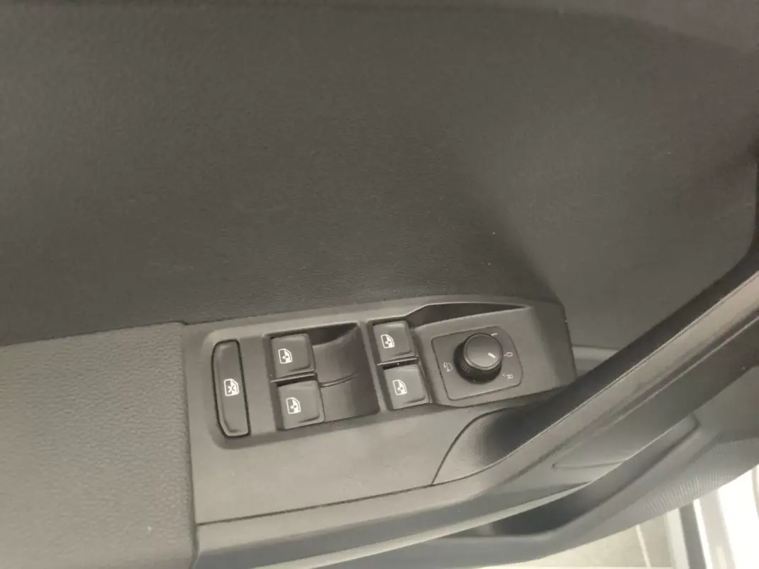 SEAT Arona 2020 - 13900 EUR, 99705 km - 99705km - foto 13 de 16