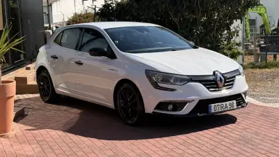 Renault Mégane 2016 - 8990 EUR, 208000 km - AUTO.MOTO.pt - 208000km - foto 16 de 27