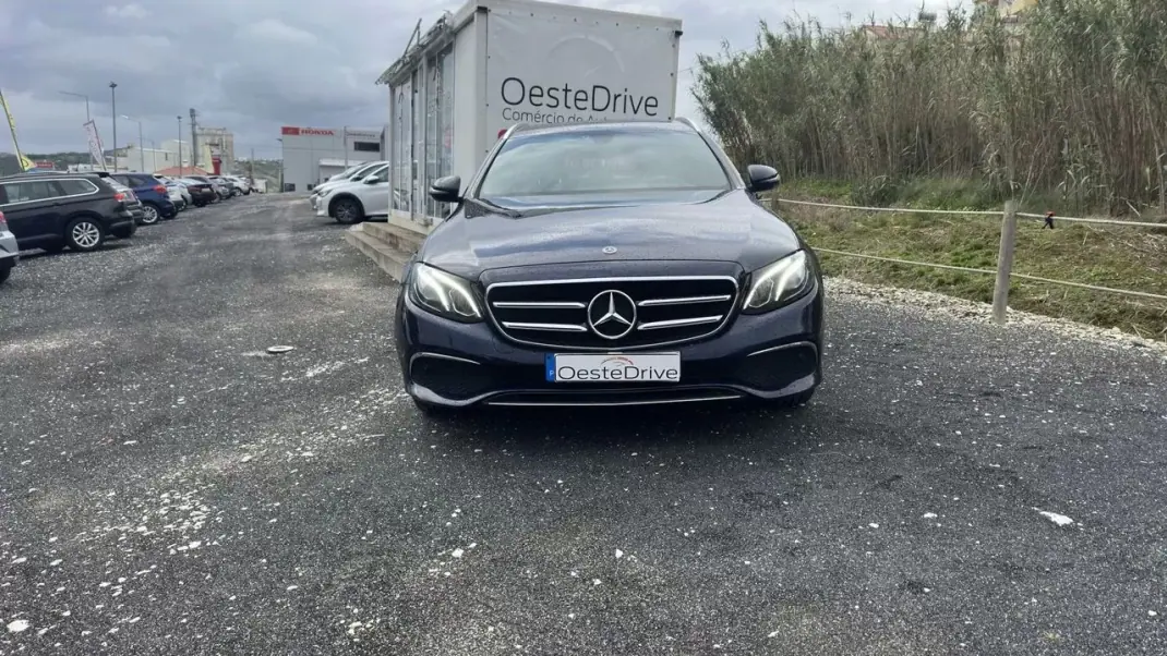 Mercedes-Benz E 220 2020 - 27900 EUR, 197000 km - AUTO.MOTO.pt - 197000km - foto 2 de 22