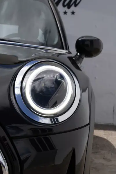 MINI 5 Portas 2022 - 16999 EUR, 153000 km - AUTO.MOTO.pt - 153000km - foto 8 de 38