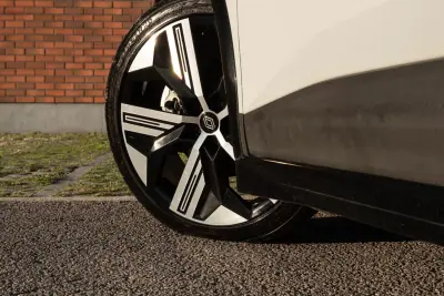 Renault Mégane E-Tech 2023 — foto 6 de 29