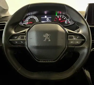 Peugeot 208 2022 - 13450 EUR, 145000 km - AUTO.MOTO.pt - 145000km - foto 10 de 29