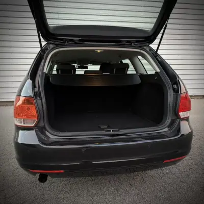 Volkswagen Golf Variant 2009 - 6500 EUR, 214000 km - AUTO.MOTO.pt - 214000km - foto 11 de 11