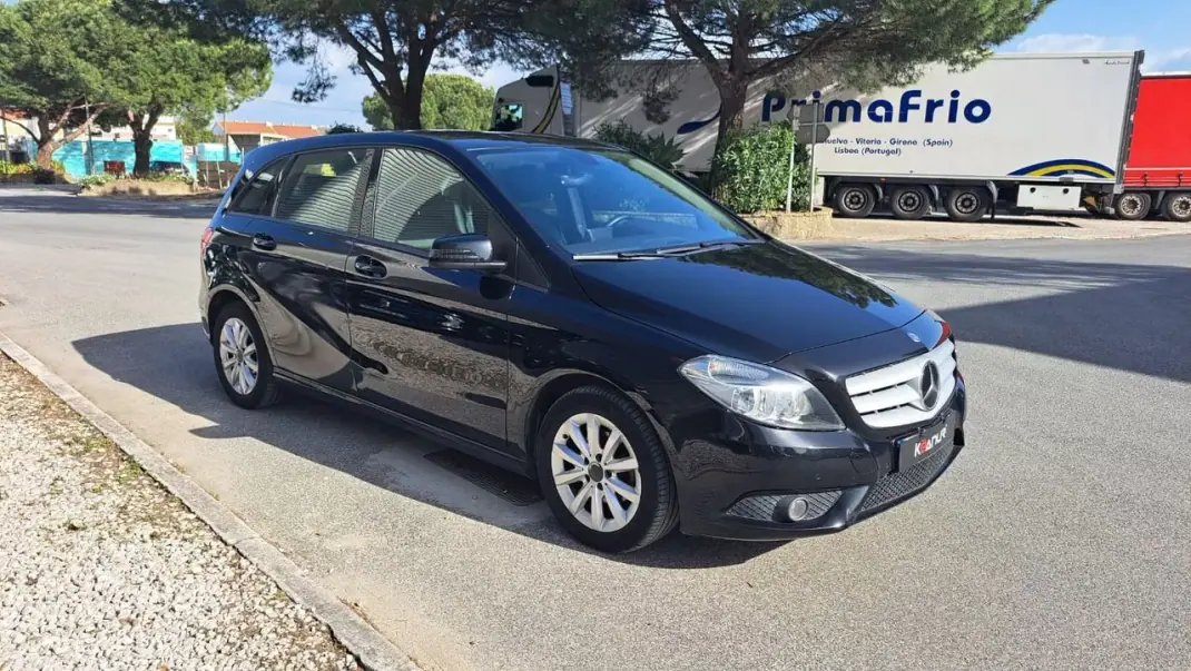 Mercedes-Benz B 180 2014 - 13890 EUR, 141469 km - AUTO.MOTO.pt - 141469km - foto 15 de 43