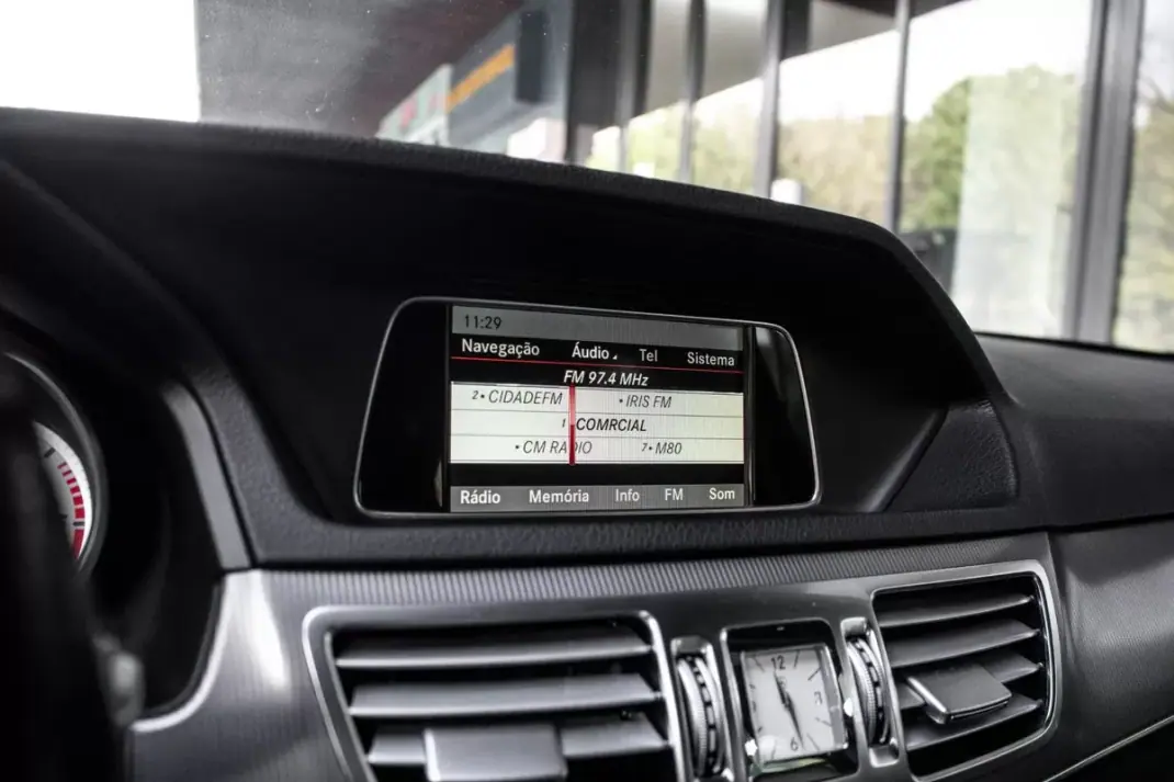 Mercedes-Benz E 300 2015 - 15990 EUR, 256669 km - AUTO.MOTO.pt - 256669km - foto 35 de 36