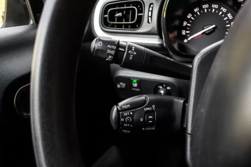 Citroën C3 2019 - 10600 EUR, 123501 km - AUTO.MOTO.pt - 123501km - foto 14 de 34