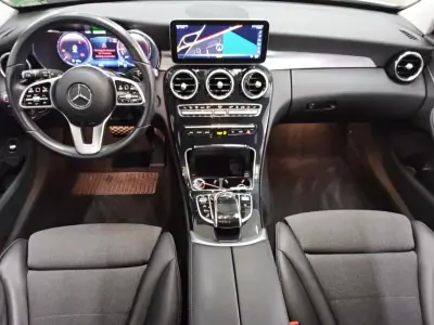 Mercedes-Benz C 300 2021 - 27500 EUR, 89000 km - AUTO.MOTO.pt - 89000km - foto 6 de 11