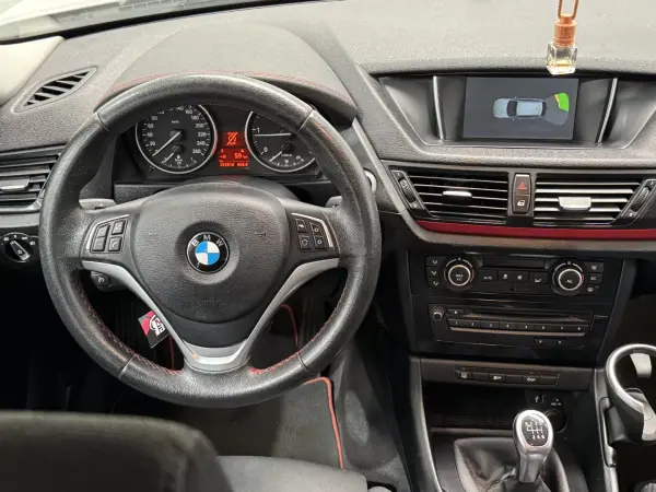 BMW X1 2015 - 16490 EUR, 255000 km - AUTO.MOTO.pt - 255000km - foto 21 de 31
