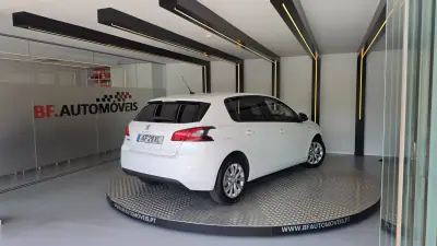 Peugeot 308 2021 - 9500 EUR, 224621 km - 224621km - foto 4 de 59