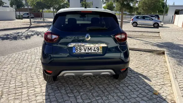 Renault Captur 2018 - 12990 EUR, 149914 km - AUTO.MOTO.pt - 149914km - foto 8 de 44