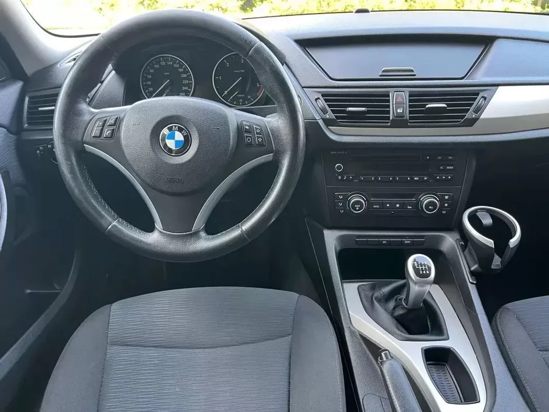 BMW X1 2011 - 12900 EUR, 292000 km - AUTO.MOTO.pt - 292000km - foto 10 de 13