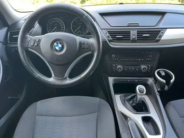 BMW X1 2011 - 12900 EUR, 292000 km - AUTO.MOTO.pt - 292000km - foto 10 de 13