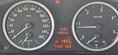 BMW 520 2006 - 8900 EUR, 313000 km - AUTO.MOTO.pt - 313000km - foto 8 de 13