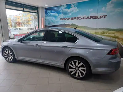 Volkswagen Passat 2017 - 19390 EUR, 112082 km - AUTO.MOTO.pt - 112082km - foto 6 de 40