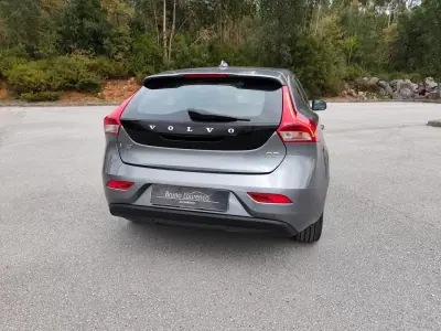 Volvo V40 2014 - 9900 EUR, 177500 km - AUTO.MOTO.pt - 177500km - foto 16 de 19