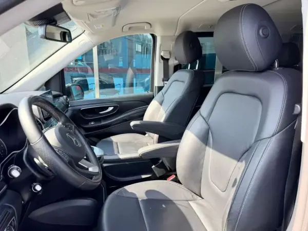 Mercedes-Benz V 250 2021 - 55500 EUR, 120000 km - AUTO.MOTO.pt - 120000km - foto 10 de 13