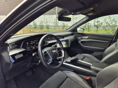 Audi e-tron 2020 - 29000 EUR, 133000 km - AUTO.MOTO.pt - 133000km - foto 10 de 23