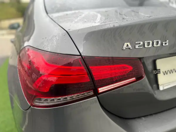 Mercedes-Benz A 200 Limousine 2021 - 28000 EUR, 83000 km - AUTO.MOTO.pt - 83000km - foto 3 de 15