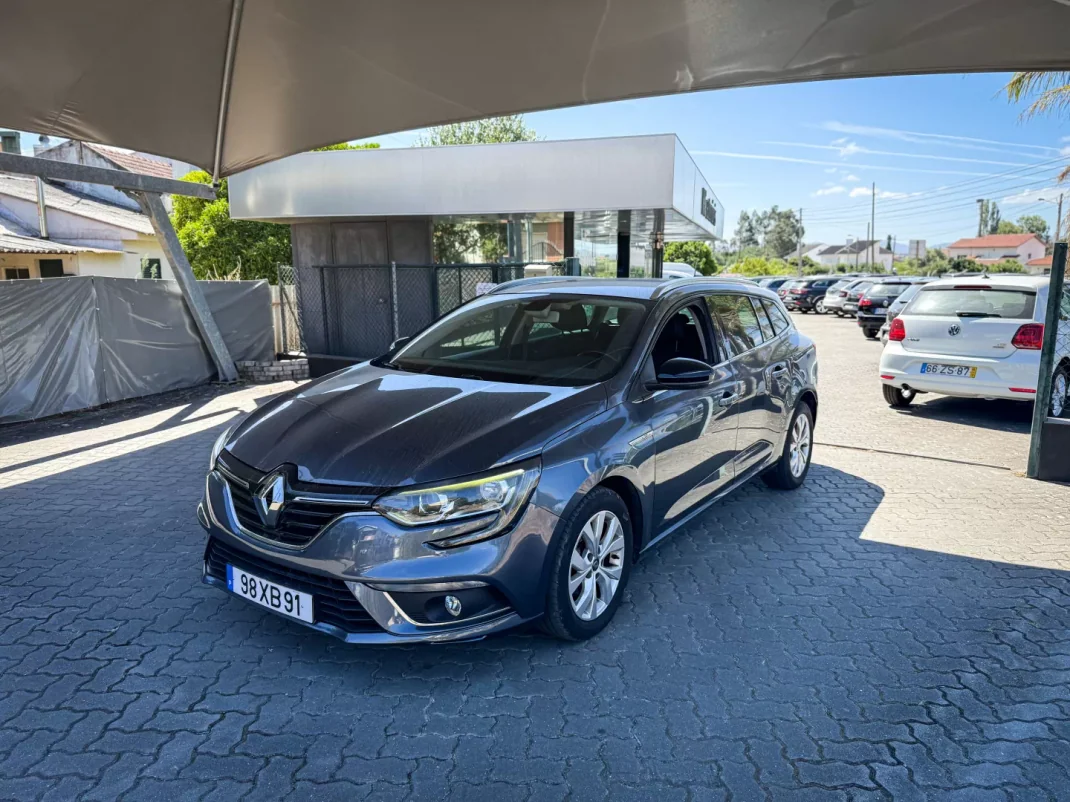 Renault Mégane 2019 - 12590 EUR, 170000 km - 170000km - foto 11 de 12