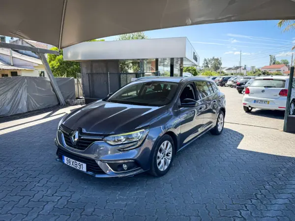 Renault Mégane 2019 - 12590 EUR, 170000 km - AUTO.MOTO.pt - 170000km - foto 11 de 12