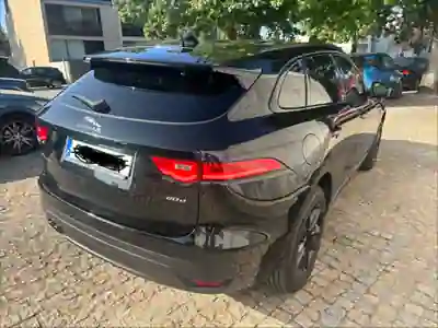 Jaguar F-Pace 2019 - 22900 EUR, 98500 km - 98500km - foto 3 de 13