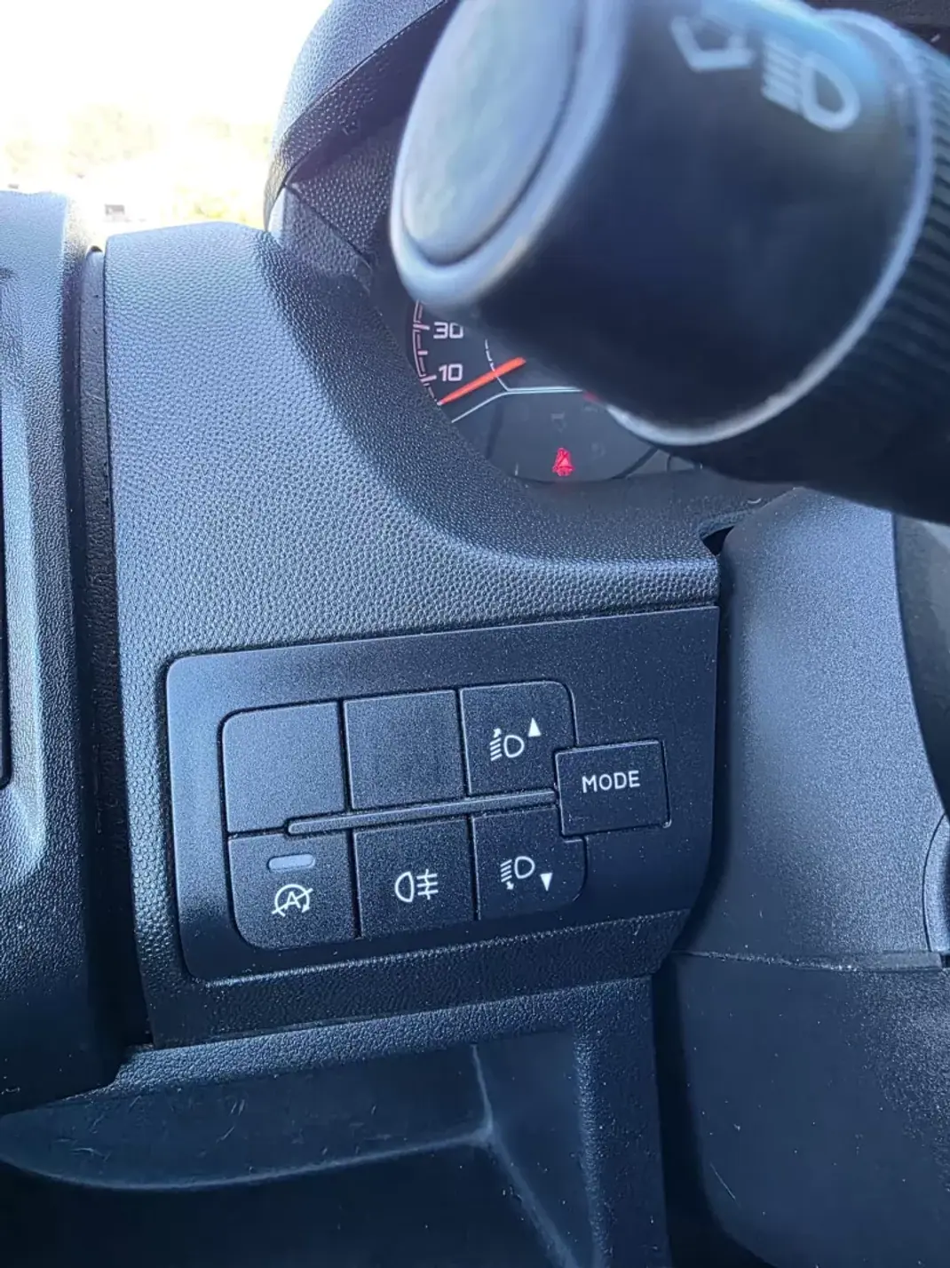 Peugeot 2020 - 18990 EUR, 170000 km - AUTO.MOTO.pt - 170000km - foto 14 de 14