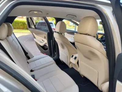 Mercedes-Benz E 300 2020 - 31480 EUR, 125000 km - AUTO.MOTO.pt - 125000km - foto 10 de 15