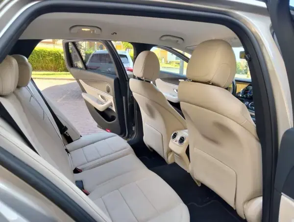 Mercedes-Benz E 300 2020 - 29780 EUR, 125000 km - AUTO.MOTO.pt - 125000km - foto 10 de 15