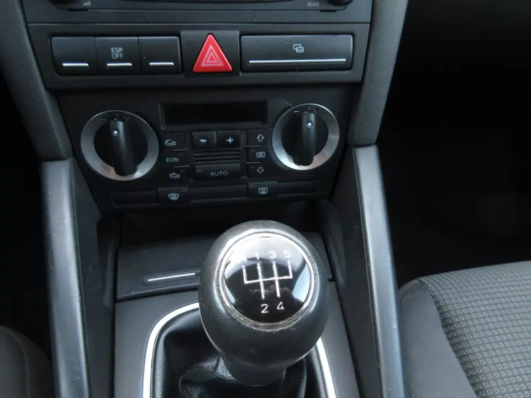 Audi A3 Sportback 2006 - 7490 EUR, 285 km - AUTO.MOTO.pt - 285km - foto 29 de 30