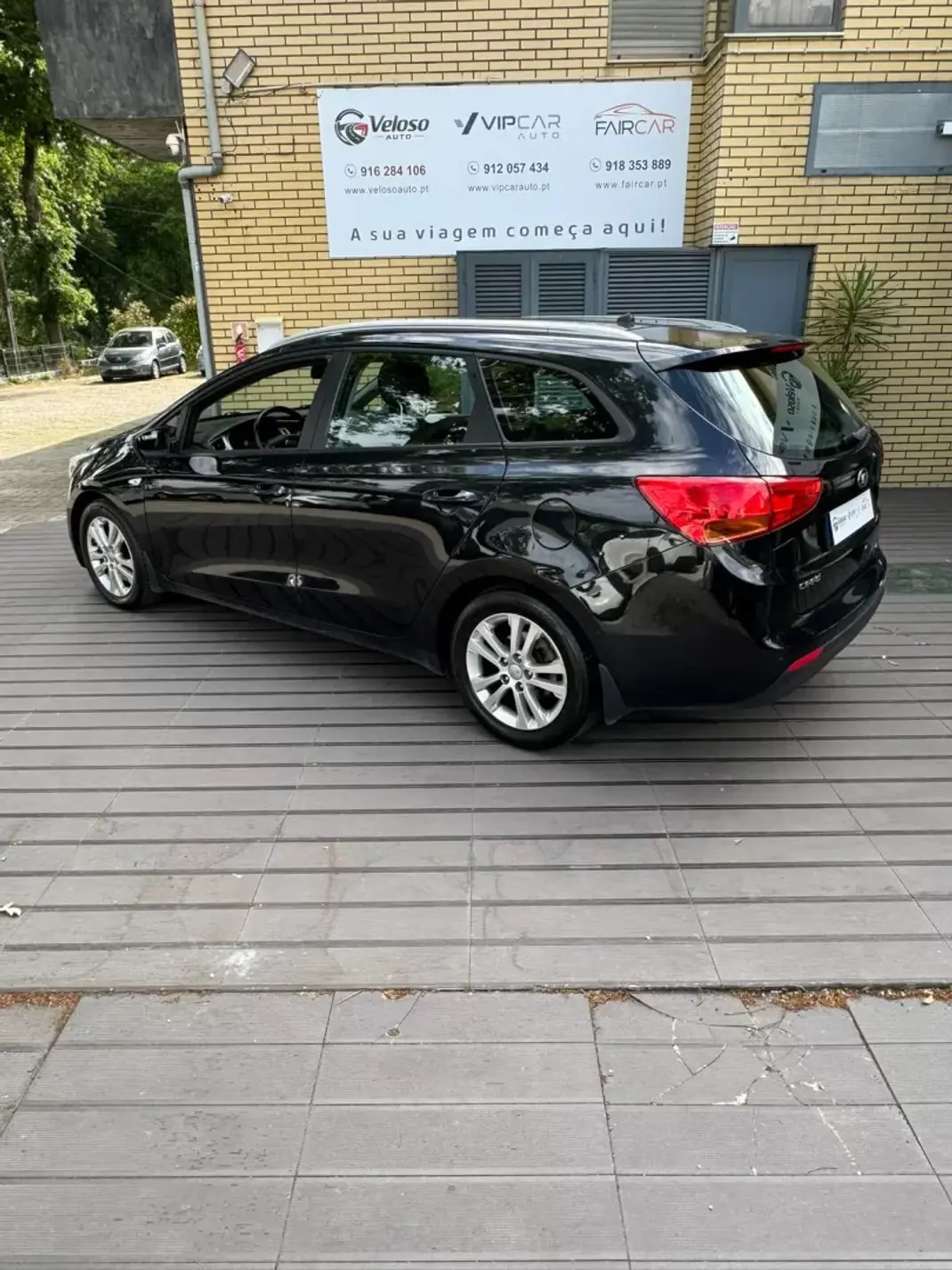 Kia Ceed SW 2015 - 8300 EUR, 151000 km - AUTO.MOTO.pt - 151000km - foto 3 de 13