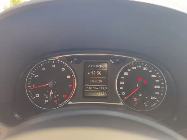 Audi A1 Sportback 2013 - 9500 EUR, 141870 km - AUTO.MOTO.pt - 141870km - foto 7 de 12