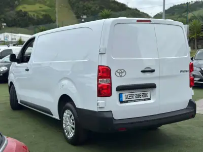 Toyota 2024 - 29900 EUR, 25726 km - AUTO.MOTO.pt - 25726km - foto 4 de 15