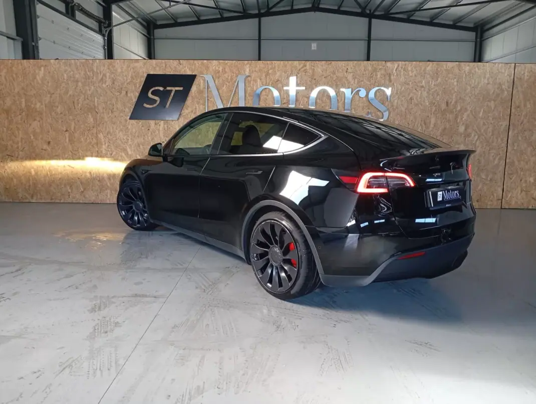 Tesla Model Y 2022 - 37500 EUR, 92000 km - AUTO.MOTO.pt - 92000km - foto 6 de 20