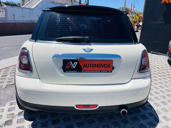 MINI Cooper 2007 - 7950 EUR, 205200 km - AUTO.MOTO.pt - 205200km - foto 6 de 12