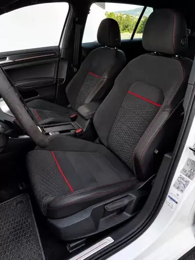 Volkswagen Golf 2019 - 28900 EUR, 108000 km - AUTO.MOTO.pt - 108000km - foto 29 de 32