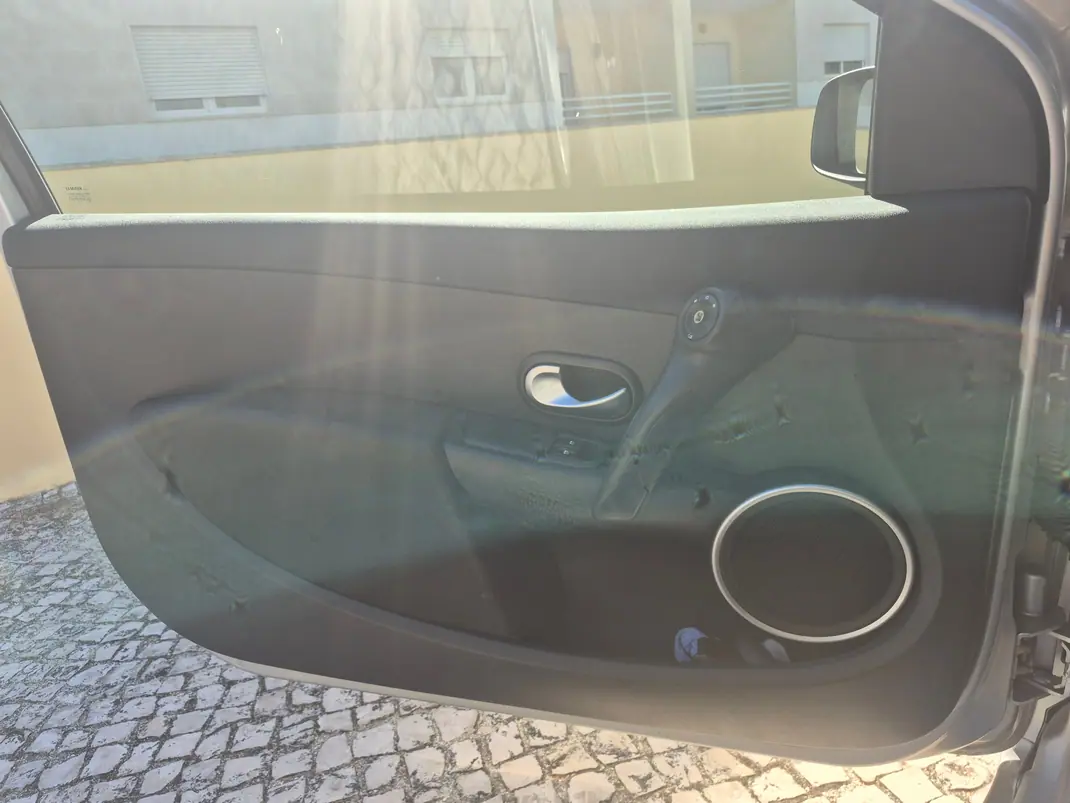 Renault Clio 2007 - 2800 EUR, 170539 km - 170539km - foto 13 de 14