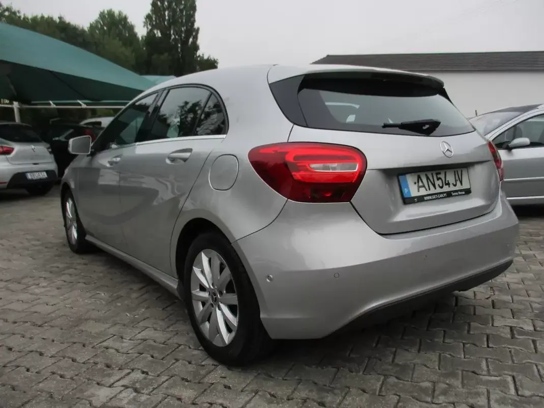 Mercedes-Benz A 180 2017 - 14990 EUR, 190000 km - 190000km - foto 5 de 26