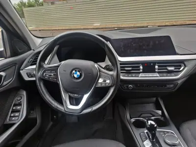 BMW 118 2023 - 24490 EUR, 60000 km - AUTO.MOTO.pt - 60000km - foto 12 de 29