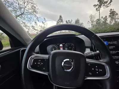 Volvo XC 40 2020 - 24500 EUR, 152300 km - AUTO.MOTO.pt - 152300km - foto 41 de 42