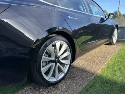Tesla Model 3 2019 - 19900 EUR, 270000 km - AUTO.MOTO.pt - 270000km - foto 21 de 53