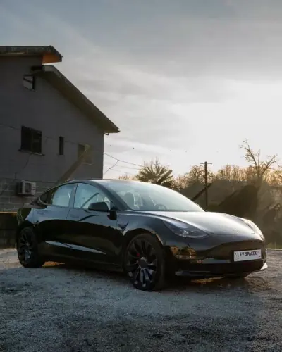 Tesla Model 3 2021 - 30399 EUR, 114000 km - AUTO.MOTO.pt - 114000km - foto 6 de 11