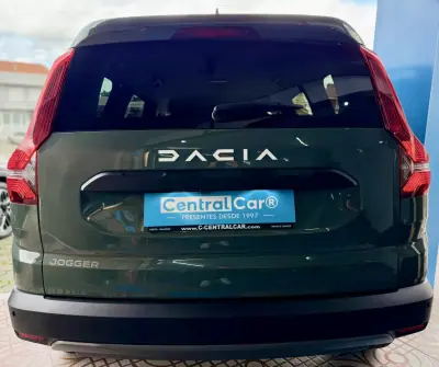 Dacia Jogger 2023 - 17950 EUR, 69000 km - AUTO.MOTO.pt - 69000km - foto 5 de 28