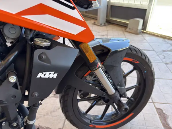 KTM Duke 200 2018 - 3750 EUR, 8468 km - AUTO.MOTO.pt - 8468km - foto 15 de 15