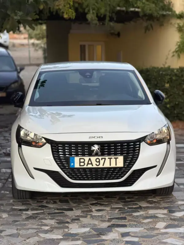 Peugeot 208 2023 - 15900 EUR, 42978 km - AUTO.MOTO.pt - 42978km - foto 3 de 10