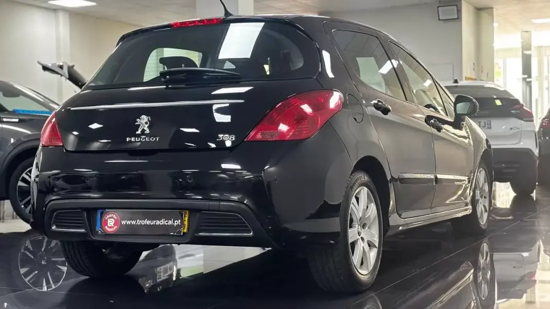 Peugeot 308 2012 - 7250 EUR, 172520 km - AUTO.MOTO.pt - 172520km - foto 9 de 50