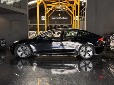 Tesla Model 3 2022 - 30990 EUR, 105300 km - AUTO.MOTO.pt - 105300km - foto 7 de 26