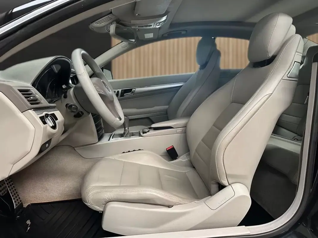 Mercedes-Benz E 250 2011 - 13800 EUR, 336000 km - AUTO.MOTO.pt - 336000km - foto 10 de 19