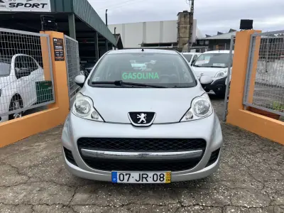 Peugeot 107 2010 - 4950 EUR, 135993 km - AUTO.MOTO.pt - 135993km - foto 2 de 5