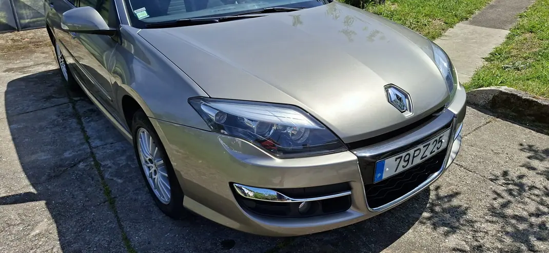 Renault Laguna Break 2012 - 4900 EUR, 299000 km - AUTO.MOTO.pt - 299000km - foto 1 de 7