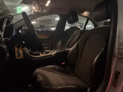 Mercedes-Benz C 180 2015 - 12000 EUR, 280000 km - AUTO.MOTO.pt - 280000km - foto 5 de 9